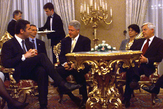 President Clinton meets with the President of Montenegro following a dinner hosted by President Kucan at Brdo Castle, Slovenia.