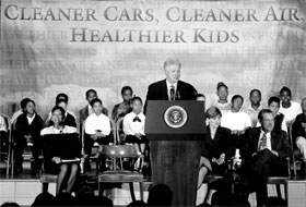 Photo: President Clinton Speaking at Maury Elementary School, Washington, D.C.
